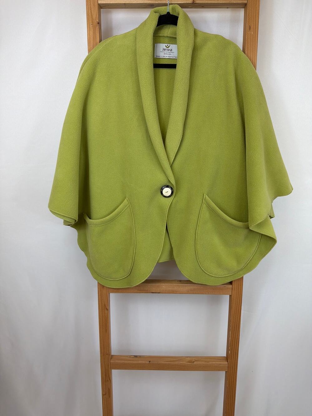 Vintage Janska Green Two Pocket Shawl Collar One Button Poncho Made In USA OS